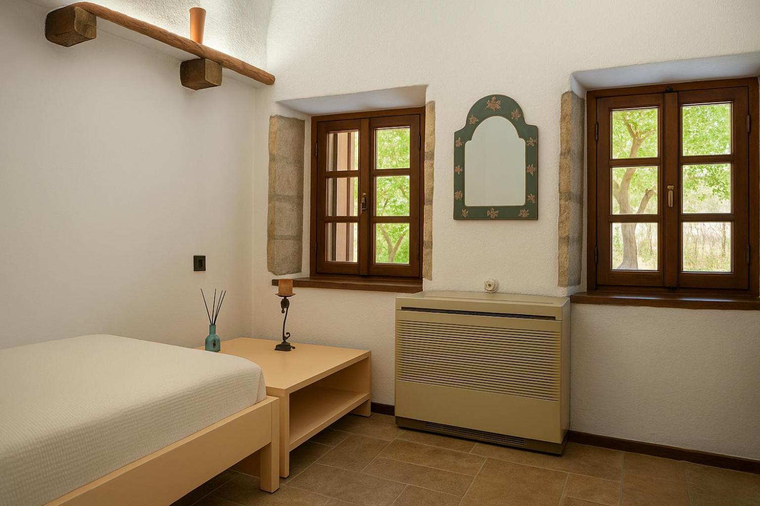 Menexes Suites โมเน็มวาซี ภายนอก รูปภาพ